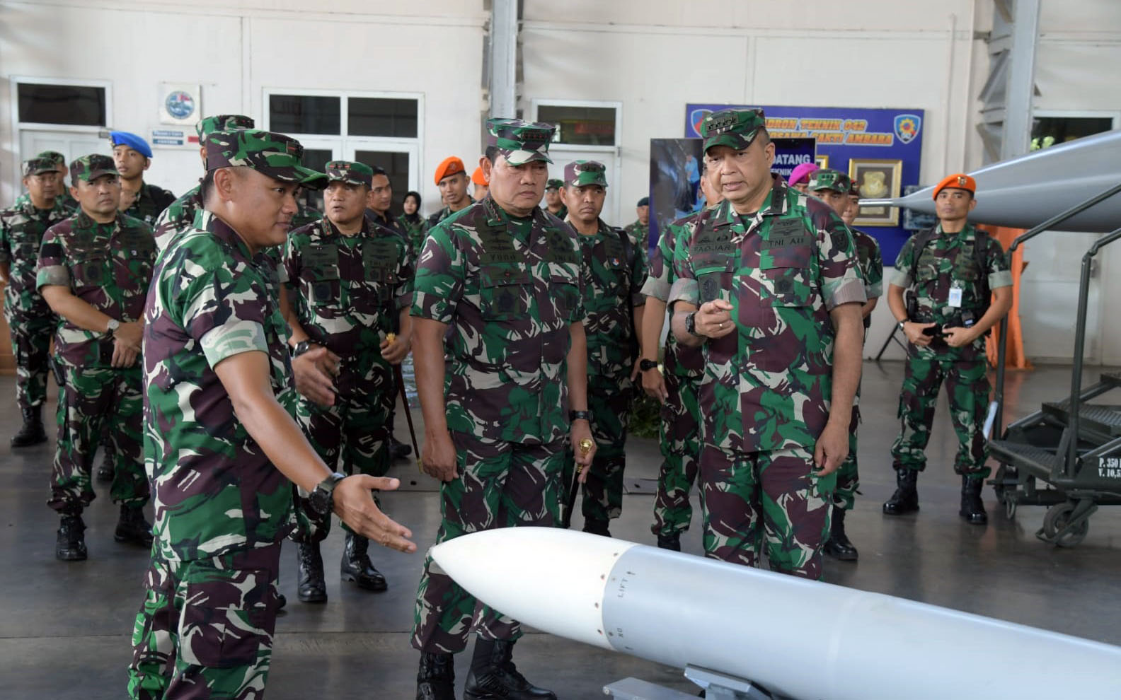 Panglima TNI Yudo Margono Tinjau Program Falcon Star e-MLU F-16 di Lanud Iswahjudi foto dok