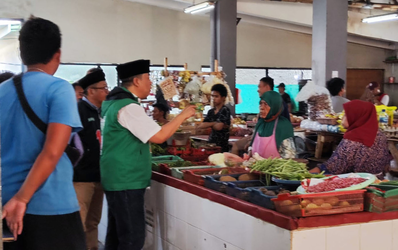 Aksi Calon DPD RI Gus Syaifuddin Blusukan Sapa Warga di Pasar Tradisional Kemayoran Dan Cempaka Putih Jakarta Pusat foto dok 