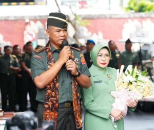 tniprima#tnipatriotnkri
#nkrihargamati

Wakil Panglima TNI Jenderal Tandyo Budi Revita Dihantarkan Tradisi Tugas di Mabesad