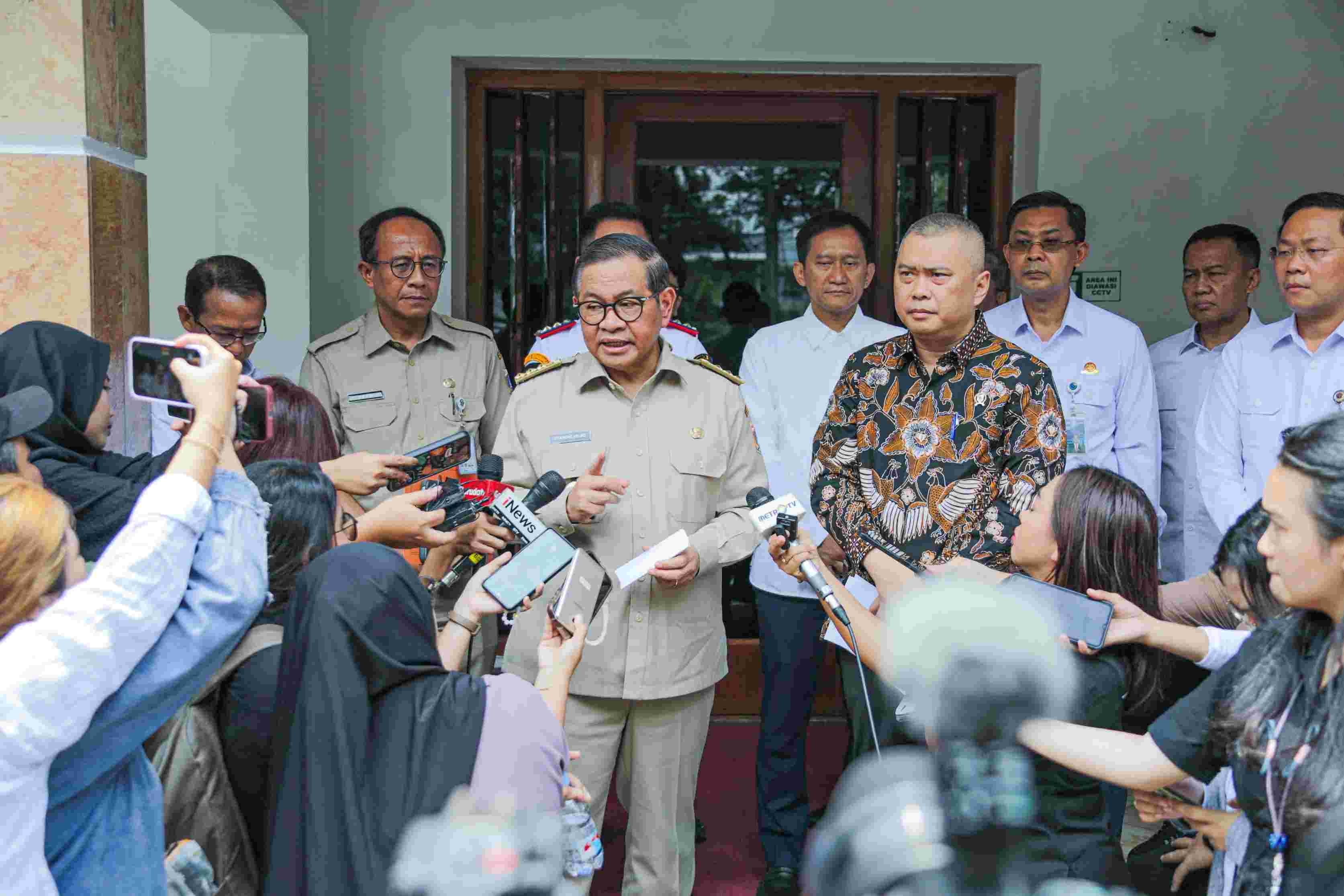 Dorong Integrasi Transportasi Publik, Gubernur Pramono Bahas Akselerasi Proyek dengan Menhub