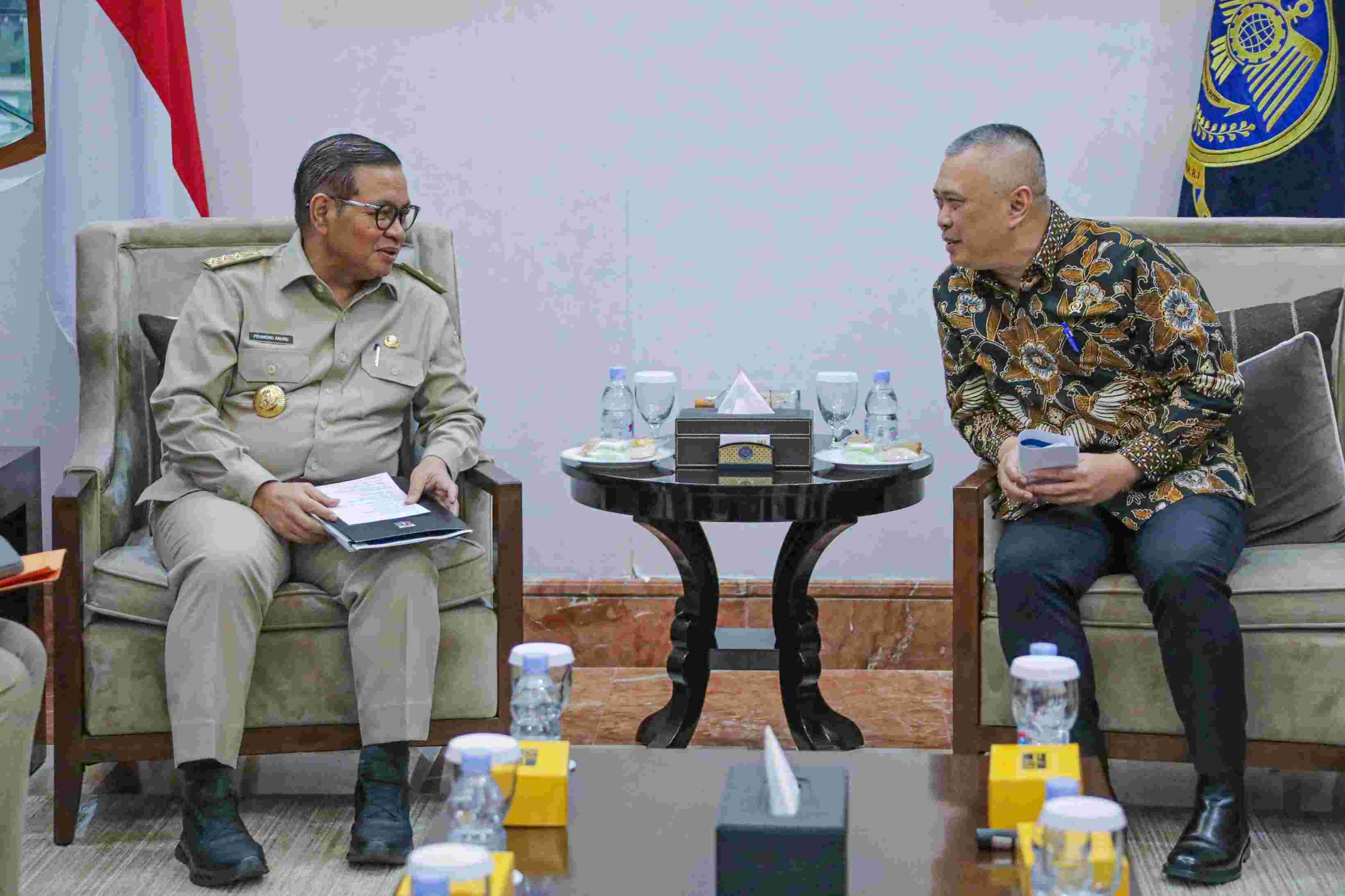 Dorong Integrasi Transportasi Publik, Gubernur Pramono Bahas Akselerasi Proyek dengan Menhub