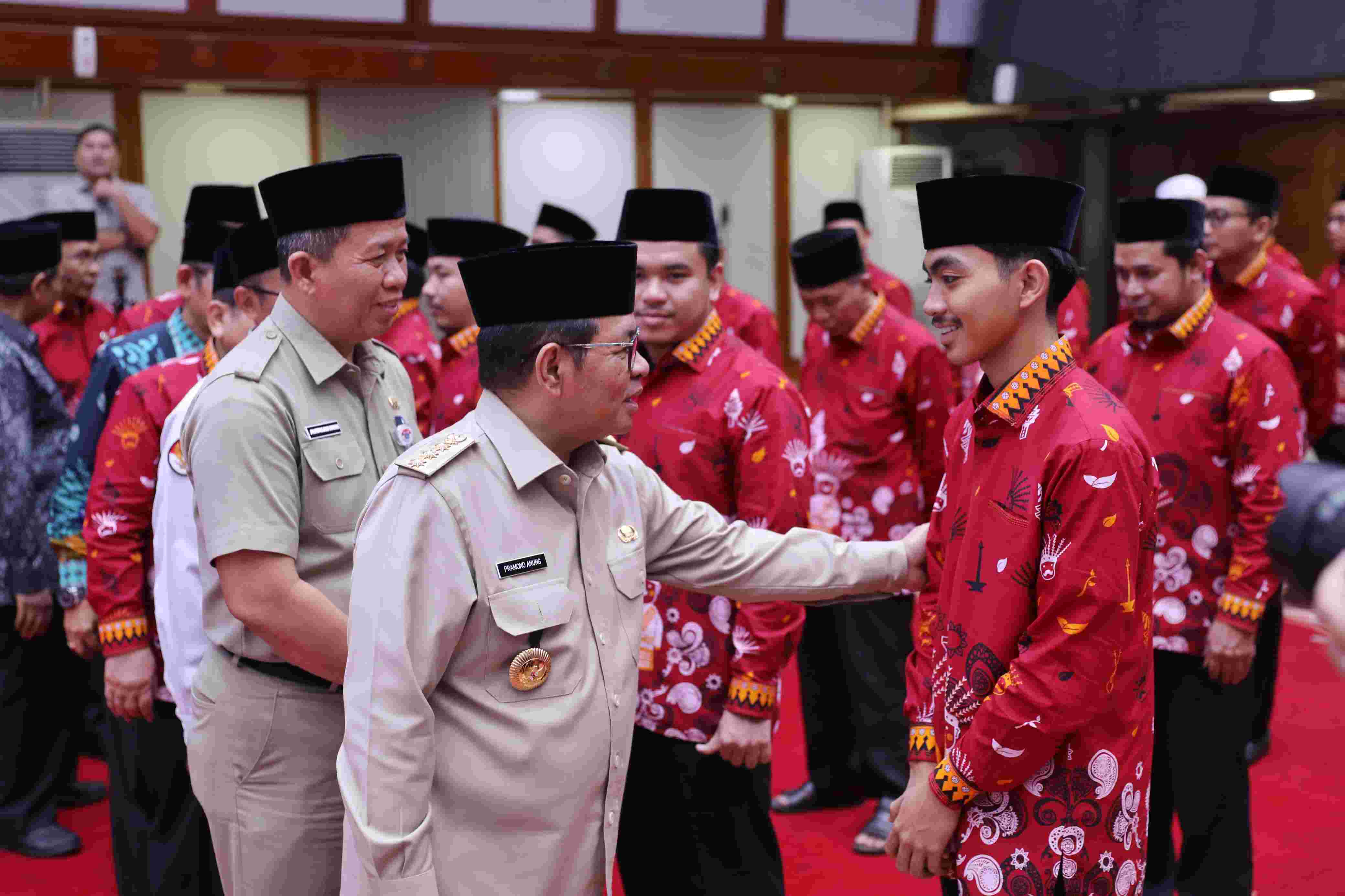 Gubernur Pramono Lepas Kafilah STQH DKI Jakarta: Lahirkan Generasi Qur’ani Cerdas dan Berakhlak Muli