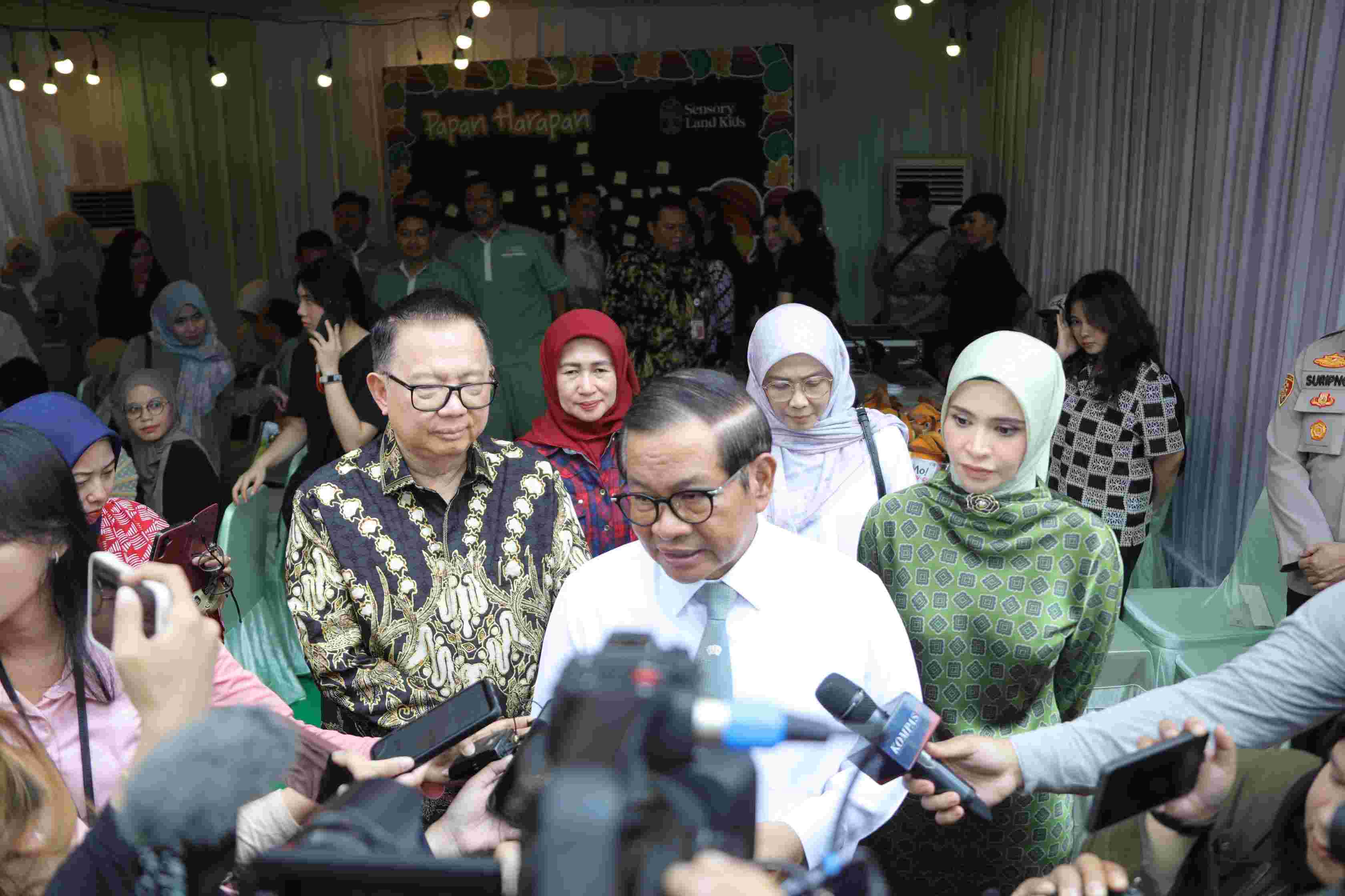 Gubernur Pramono Resmikan Sensory Land Kids, Dorong Jakarta Jadi Kota Ramah Anak