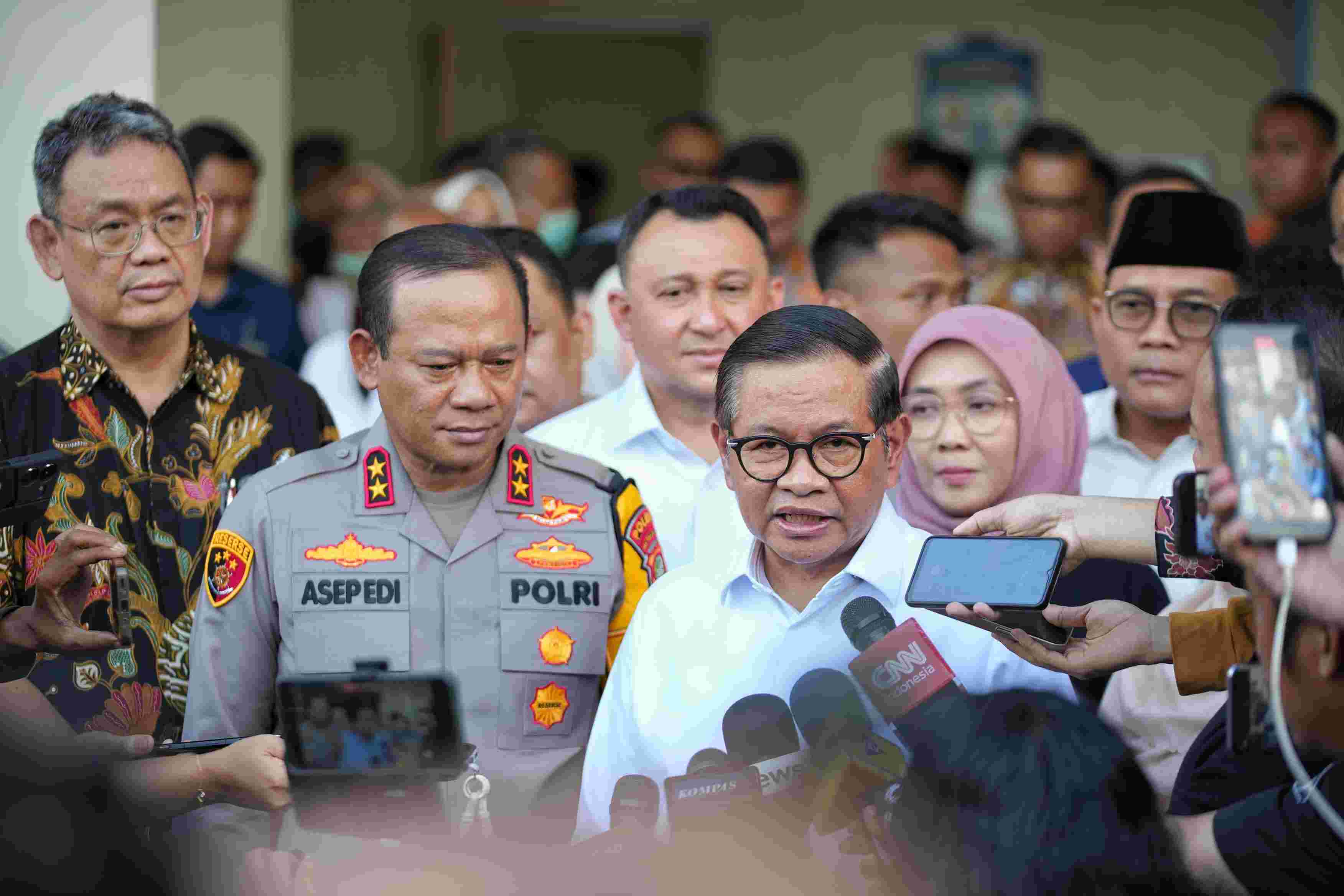 Gubernur Pramono Tinjau SMAN 72, Pastikan Korban Ledakan Dapat Fasilitas Perawatan Penuh dari Pemprov DKI