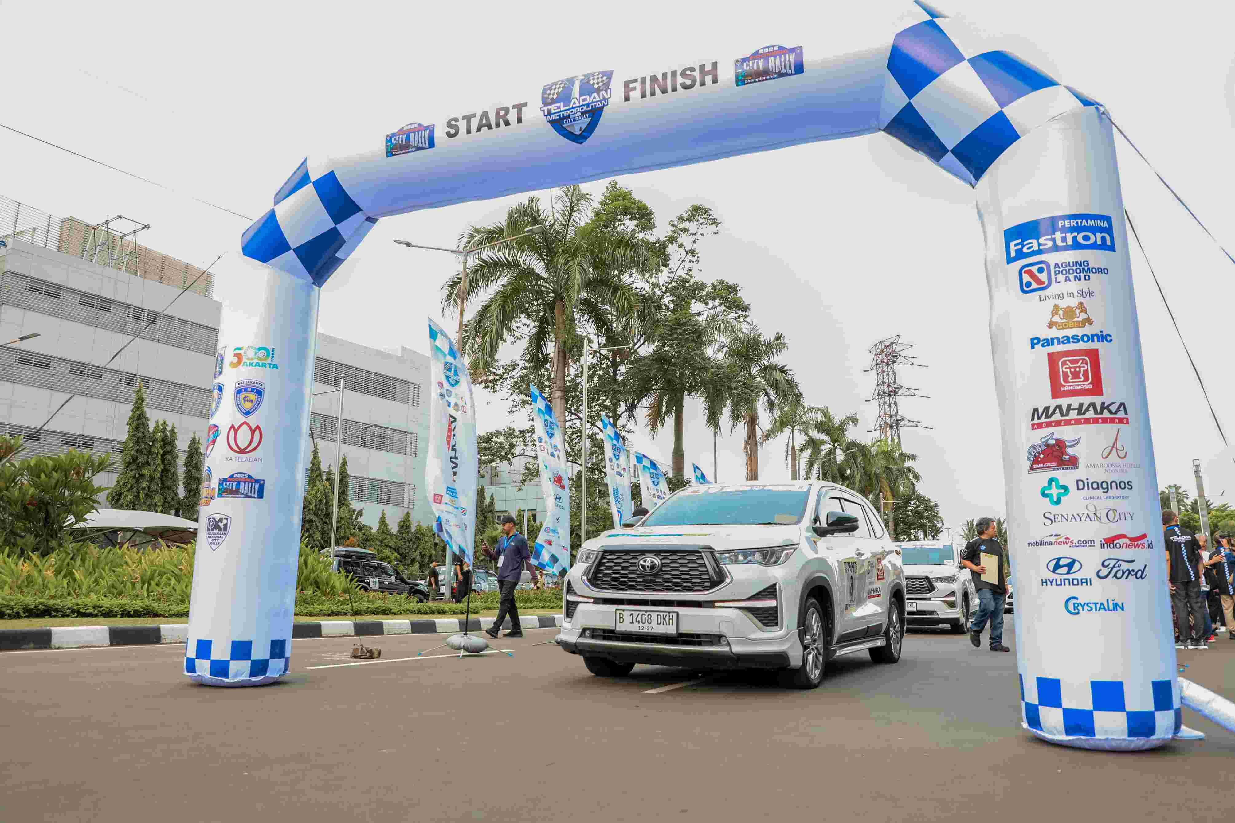 Gubernur Pramono Lepas Peserta Metropolitan City Rally 2025, Dorong Jakarta Jadi Pusat Sport Tourism
