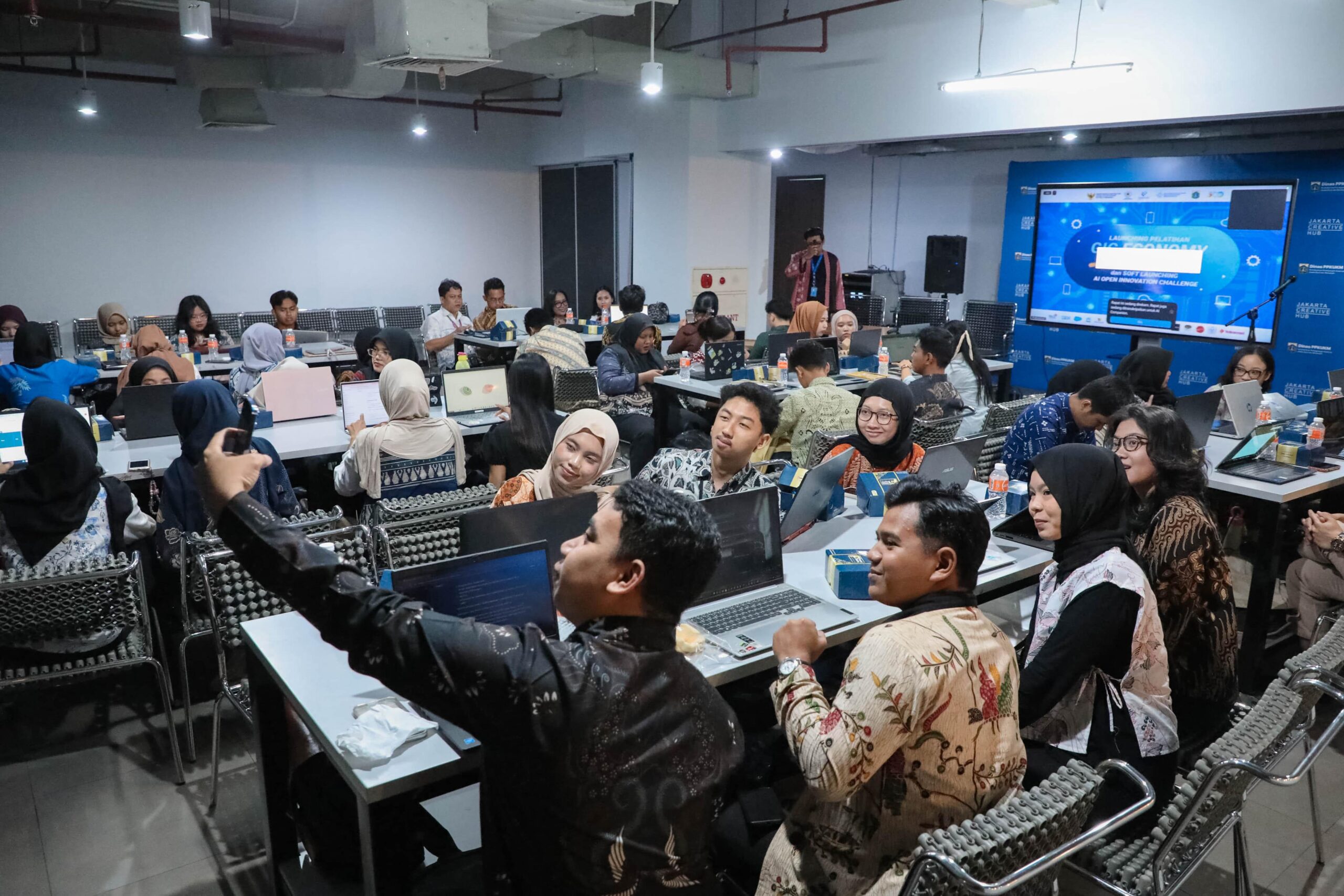 Gubernur Pramono Dorong Pengembangan Talenta Muda di Peluncuran Program Gig Economy dan AI Innovation Challenge