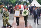 Panglima TNI Serahkan Jenazah Try Sutrisno ke Negara, Dimakamkan Secara Militer di TMP Kalibata