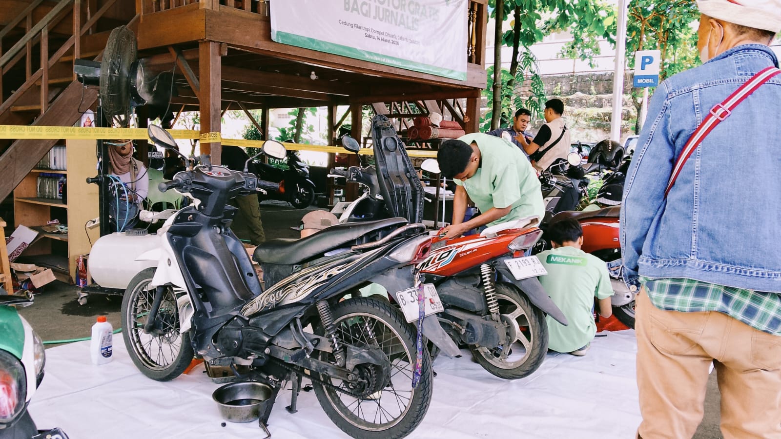Dompet Dhuafa Beri Servis Motor Gratis untuk Jurnalis di Jakarta