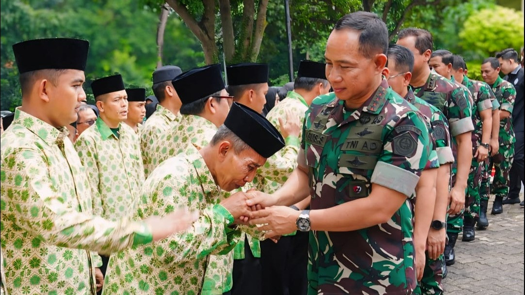 TNI Berangkatkan Ratusan Prajurit dan ASN Umroh sebagai Apresiasi Pengabdian