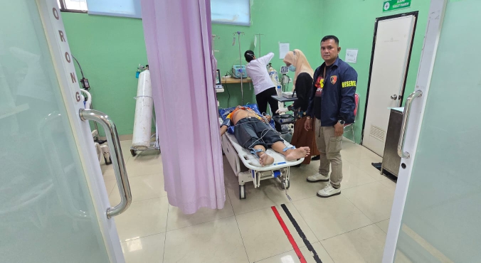 Sopir Bajaj Pingsan di Tambora Jakarta Barat, Polisi Sigap Lakukan Evakuasi