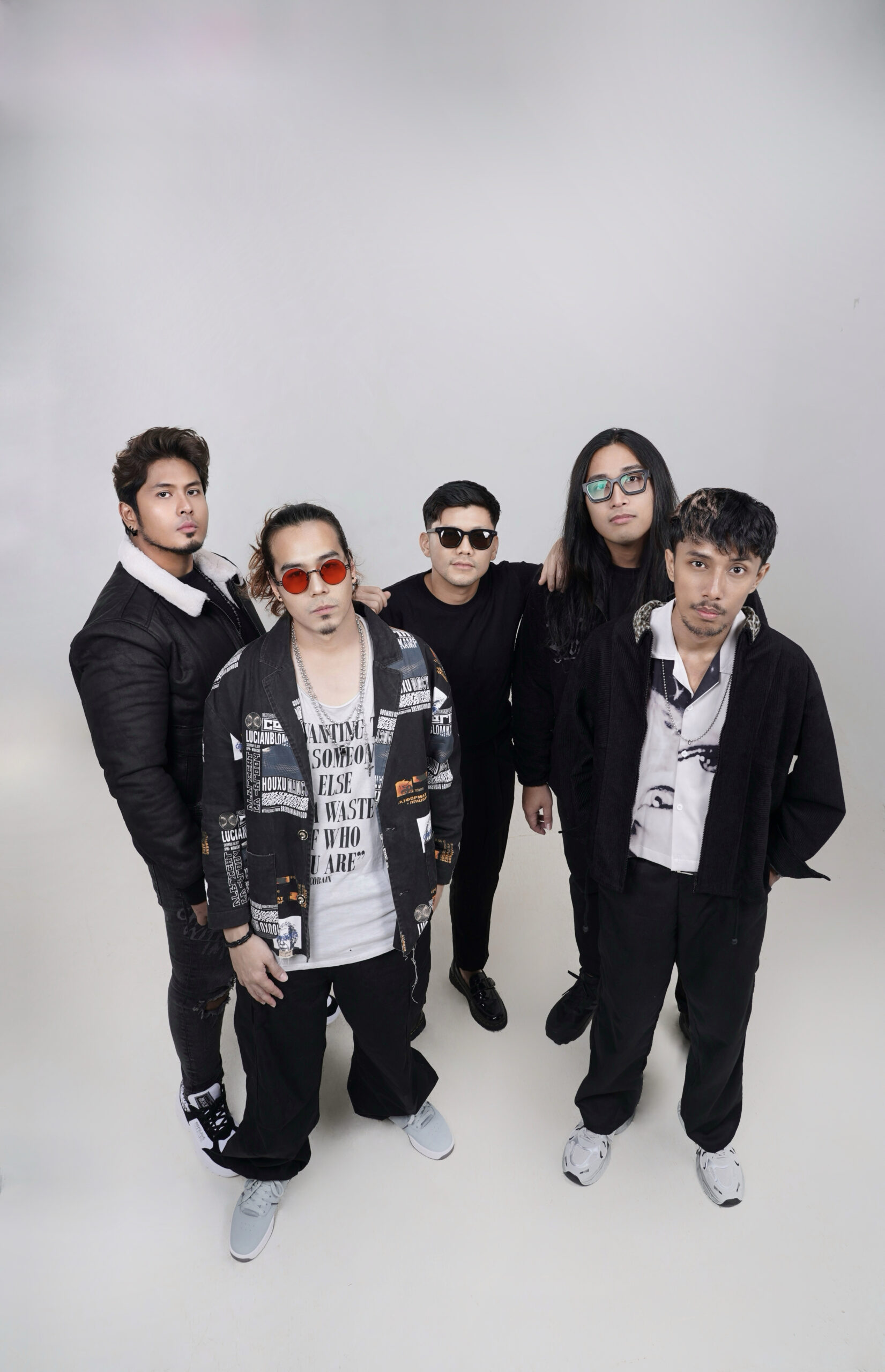 Band Bless the Knights dengan formasi lengkap saat perilisan Il Grinta