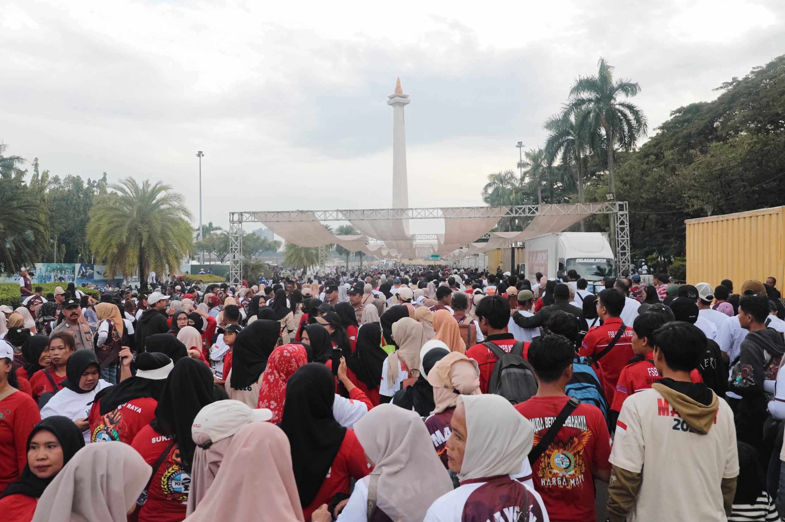 May Day 2026 di Monas Disambut Antusias, Ratusan Ribu Buruh Hadir, Pemprov DKI Siapkan Fasilitas Lengkap