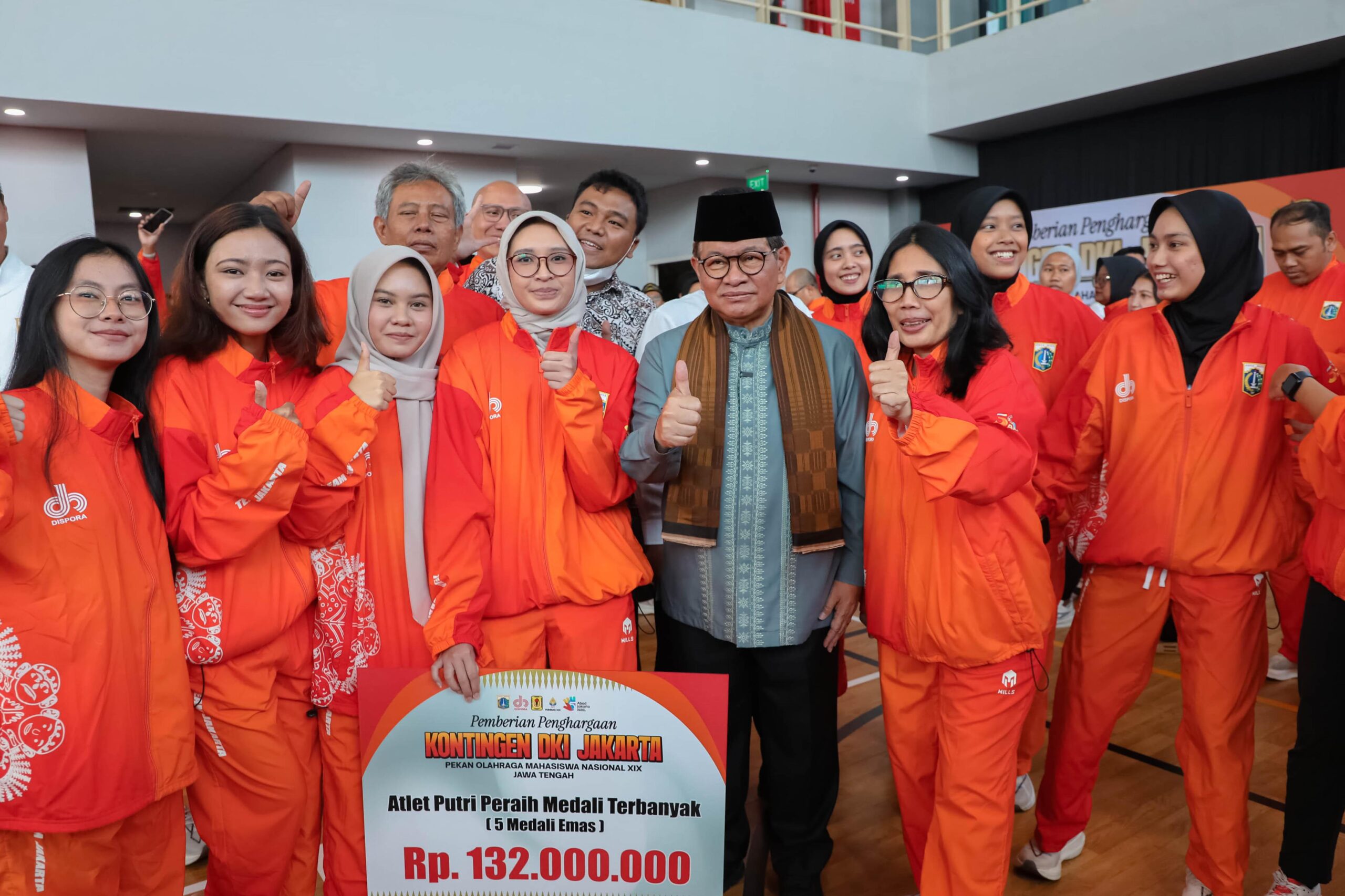 Gubernur DKI Jakarta Pramono Anung saat meresmikan Gedung Dispora DKI Jakarta di Jatinegara, Jakarta Timur