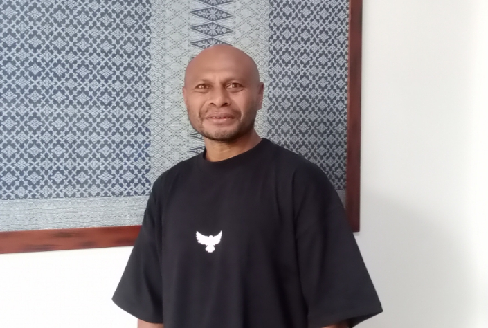 Godfred Orindeod berbagi kisah perjalanan karier dari arsitek dan atlet Tarung Derajat hingga menjadi aktor film Indonesia.