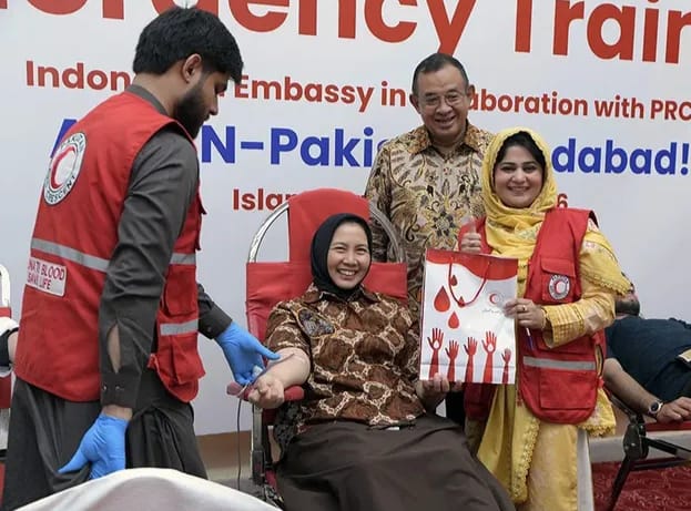 Kegiatan donor darah KBRI Islamabad bersama Pakistan Red Crescent Society dalam rangka HUT ke-81 Kemerdekaan Republik Indonesia.