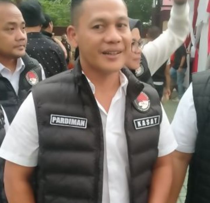 Petugas Bareskrim Polri menangani pengungkapan dugaan kasus narkoba yang melibatkan Kasat Narkoba Polres Tangerang Selatan dan sejumlah anggota.