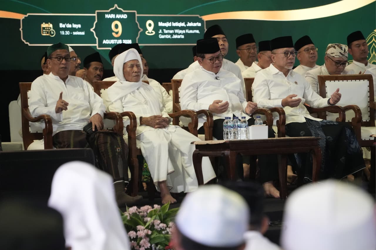 Gubernur DKI Jakarta Pramono Anung mengajak masyarakat memperkuat semangat cinta tanah air dan persatuan melalui Doa Keselamatan Bangsa, Zikir Kebangsaan dan Haul Pendiri Bangsa di Masjid Istiqlal.