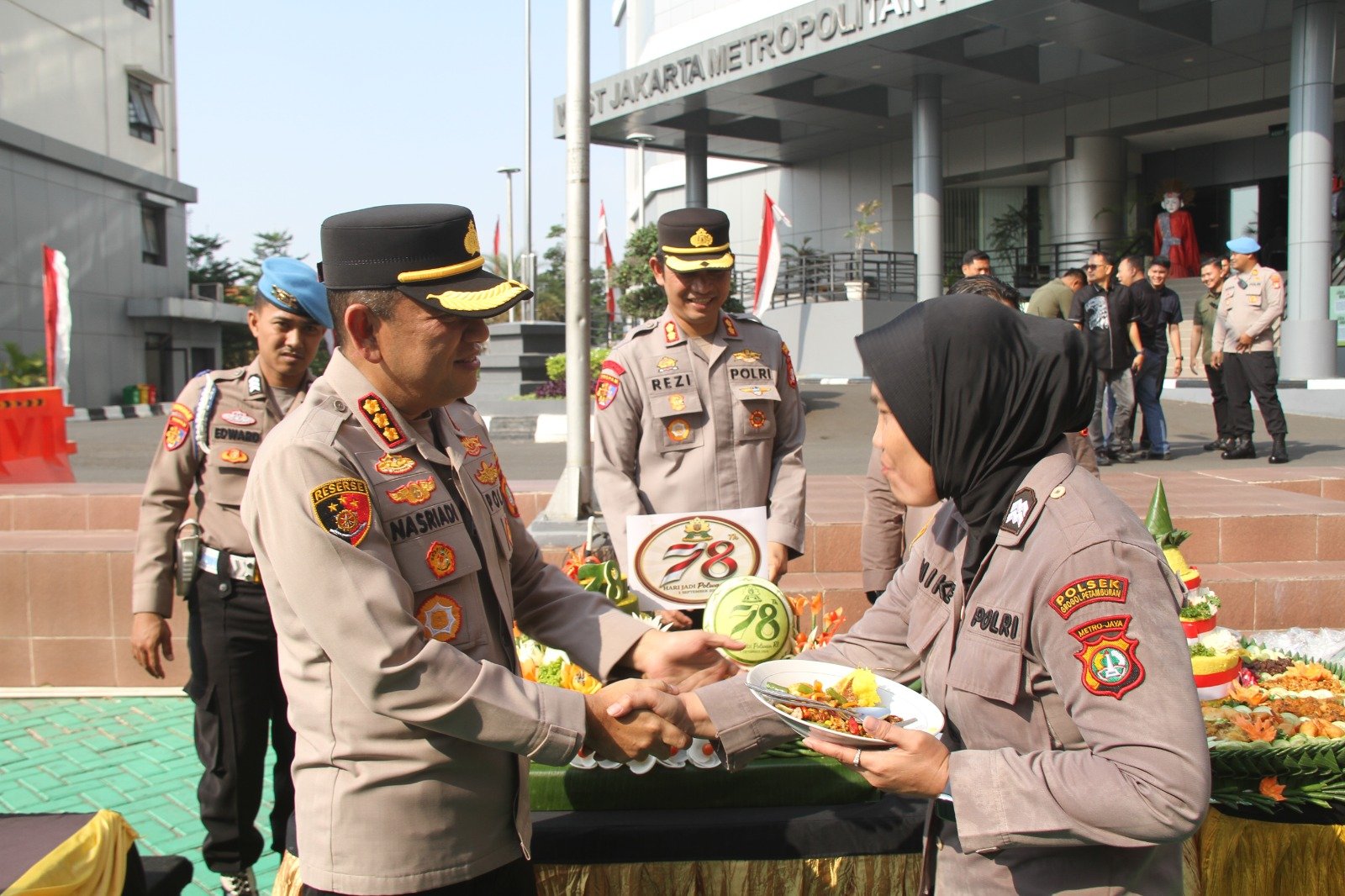 Kapolres Metro Jakarta Barat Nasriadi rayakan Hari Jadi Polwan ke-78
