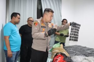 Polres Metro Jakarta Barat membongkar dugaan clandestine lab etomidate di kawasan PIK 2. Seorang WN China diamankan dan sekitar 20.514 pods berhasil digagalkan.